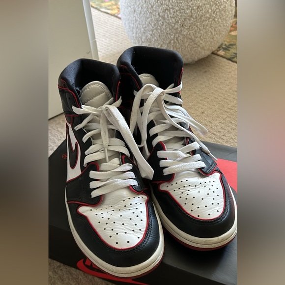 Air Jordan 1 Retro High OG bloodlines - Picture 1 of 7